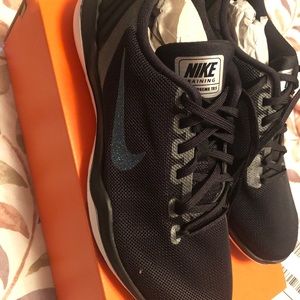 Nike Women’s Flex Supreme TR 5 Metallic Sneakers